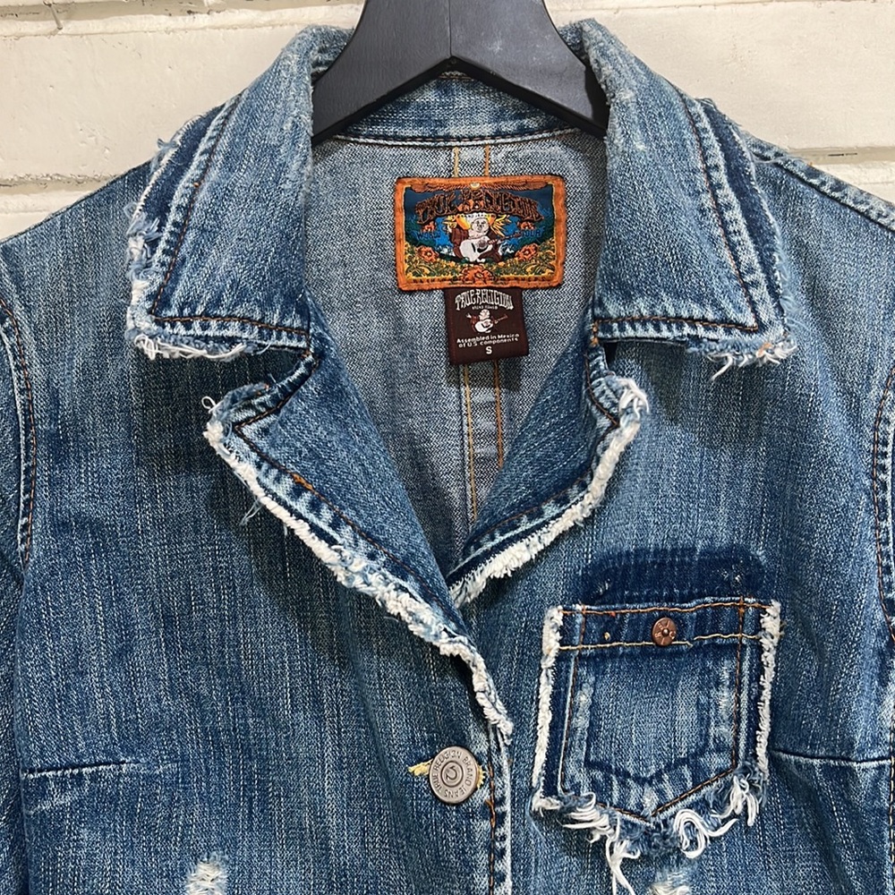 True Religion Distressed Blue Jean Jacket Raw Hem Collar, Pockets, & Cuffs Small - Picture 7 of 12